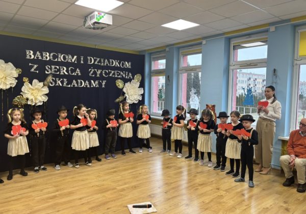 Dzień Babci i Dziadka w grupie: Jagódki, Tygryski i Zuchy